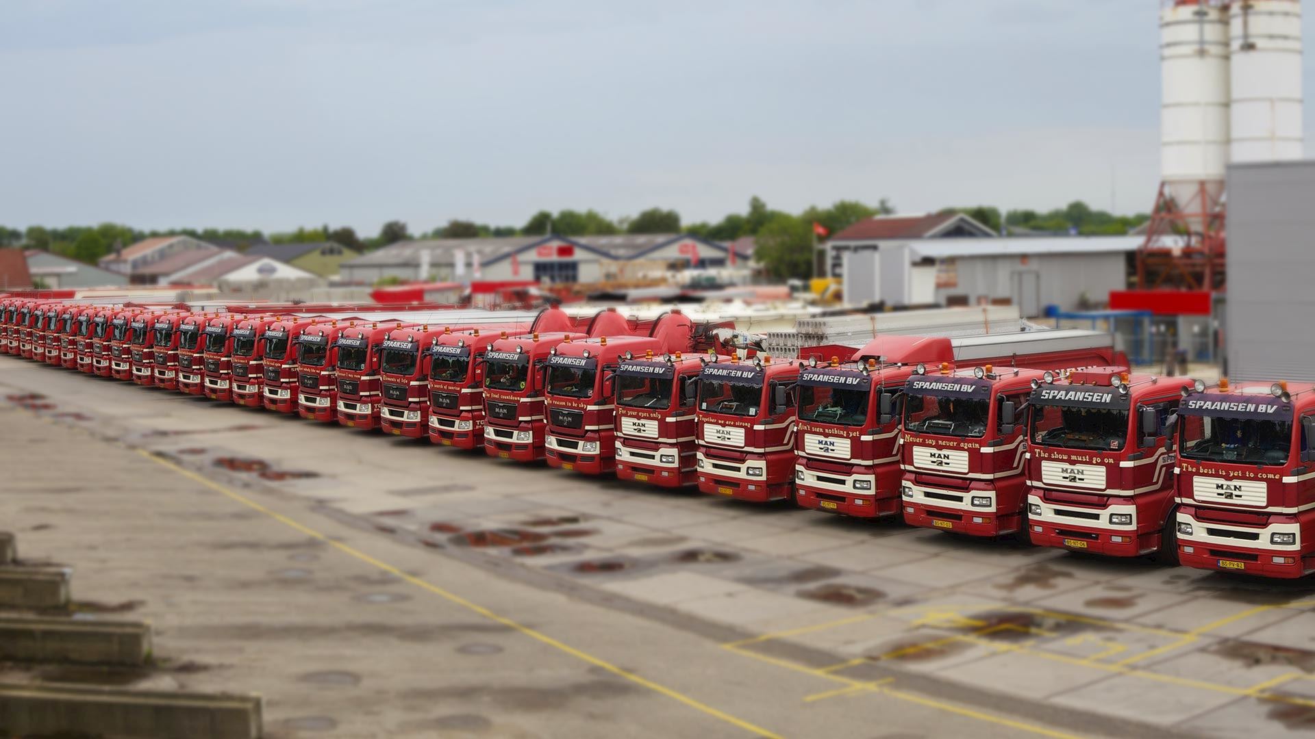 spaansen-zandtransport-vrachtwagens-header